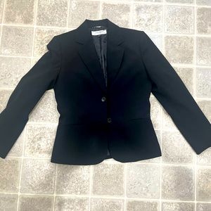 Tahari Blazer excellent condition.